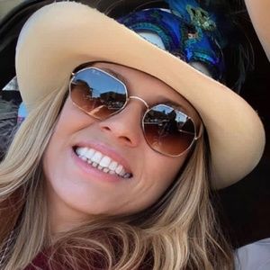 Meet your Posher, Jeri